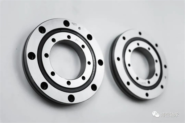 RU交叉滾子軸承